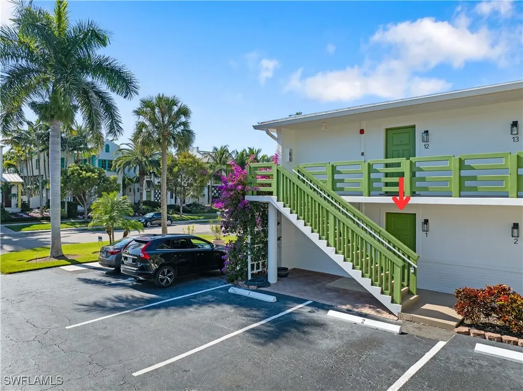 975 9th Avenue S Naples FL 34102