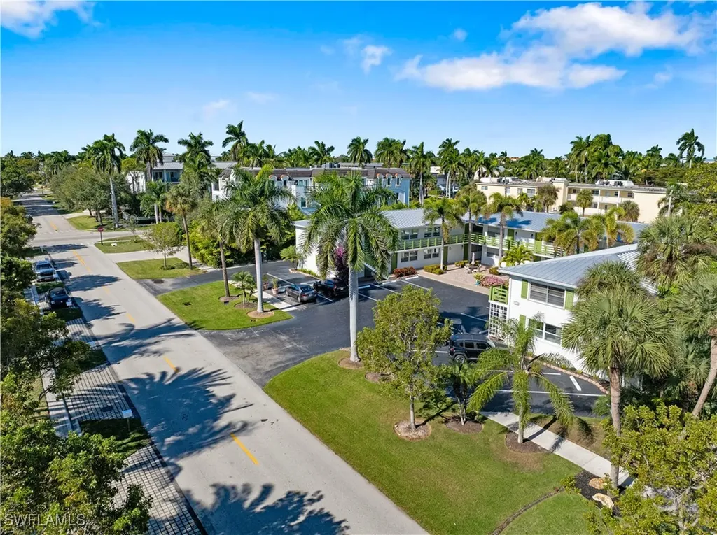 975 9th Avenue S Naples FL 34102