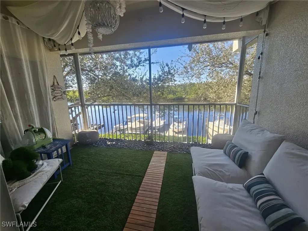 266 Newport Drive Naples FL 34114