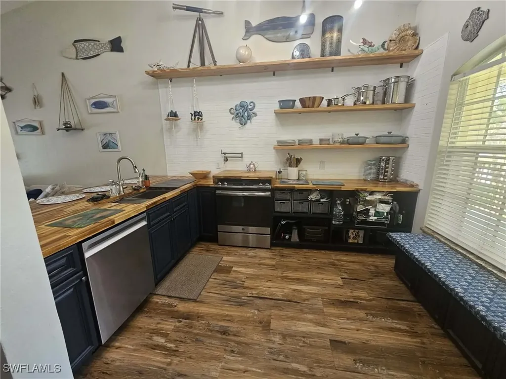 266 Newport Drive Naples FL 34114