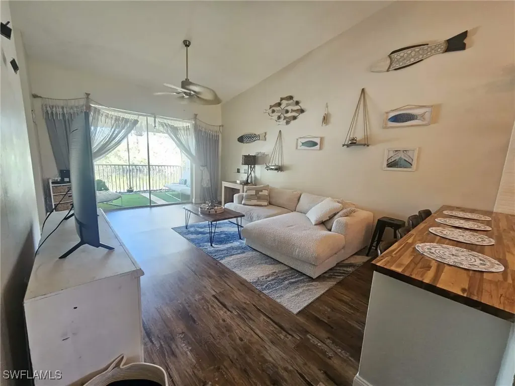 266 Newport Drive Naples FL 34114