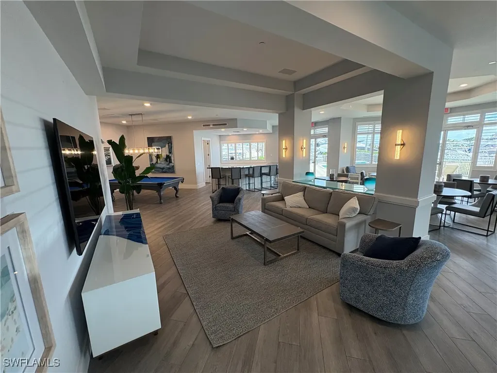 891 10th Street S Naples FL 34102