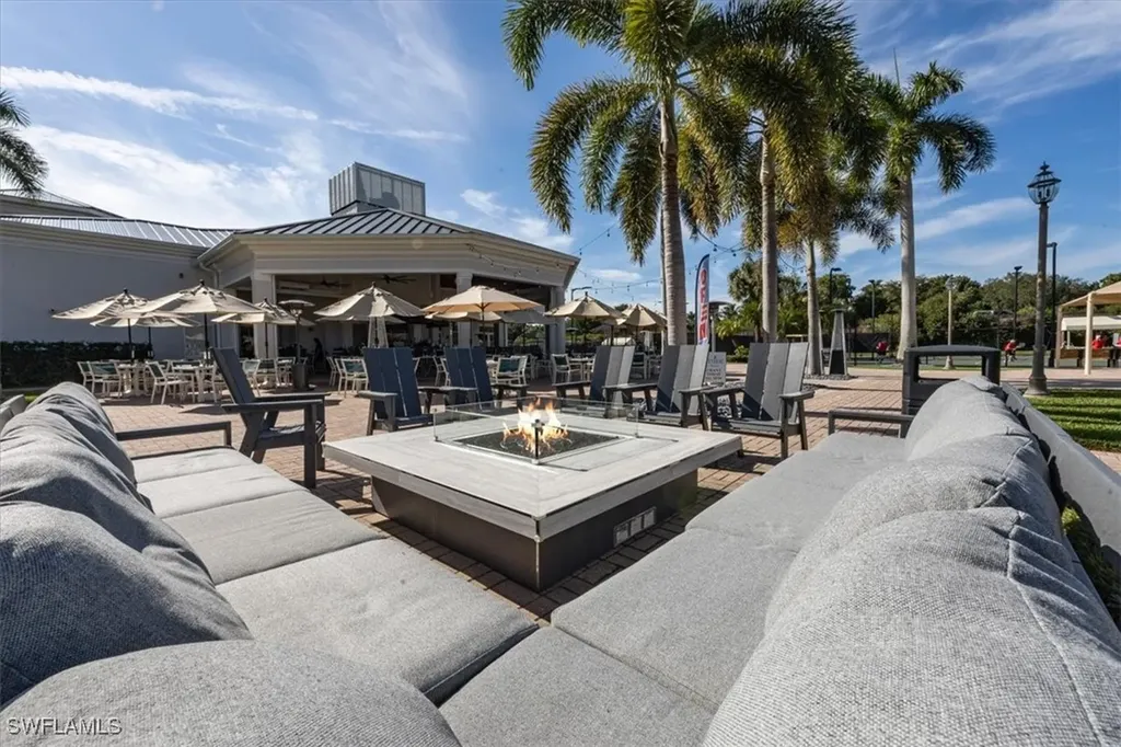 1610 Clermont Drive Naples FL 34109