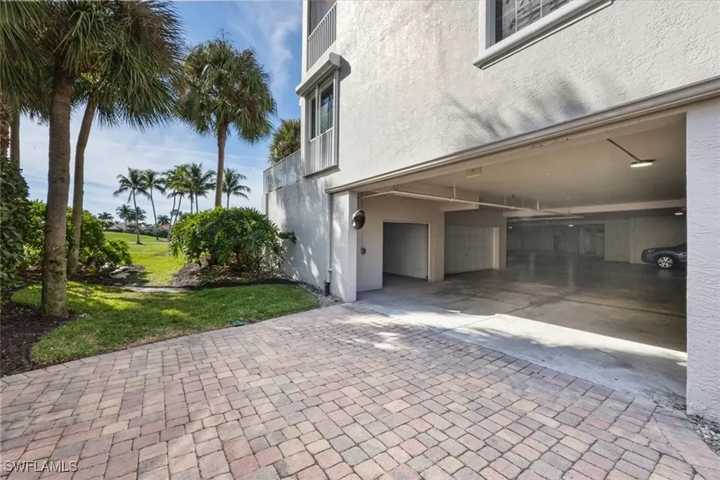 1610 Clermont Drive Naples FL 34109