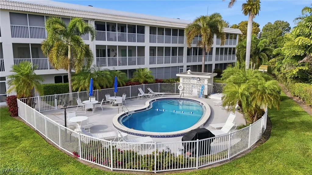 3150 Binnacle Drive Naples FL 34103