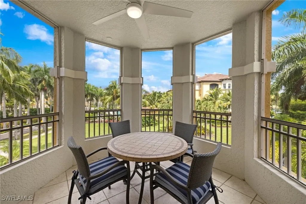 2748 Tiburon Boulevard E Naples FL 34109