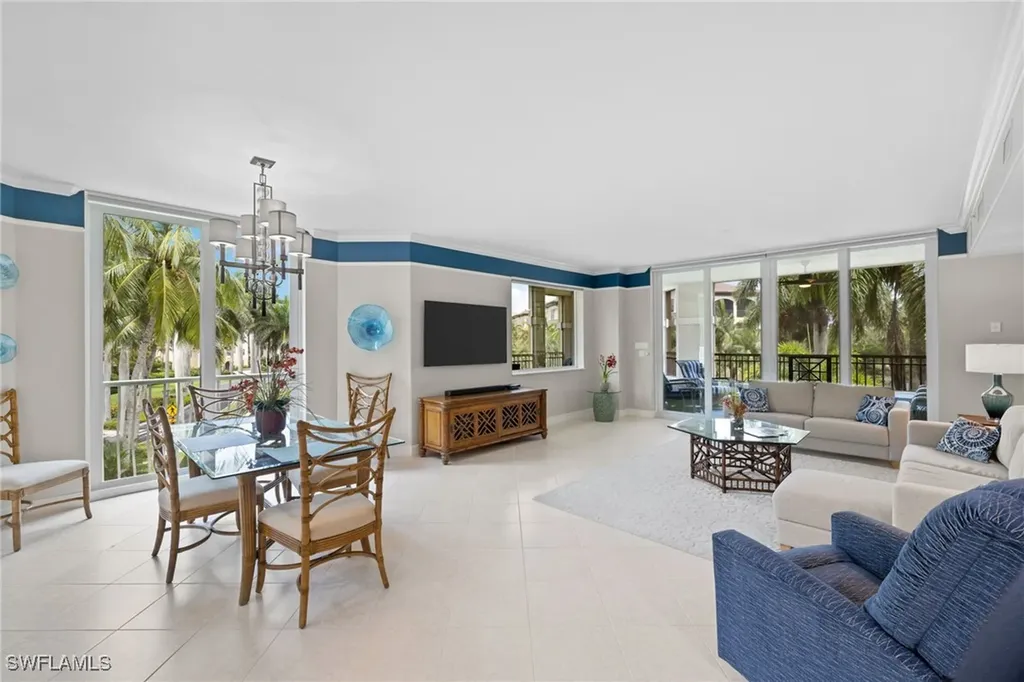 2748 Tiburon Boulevard E Naples FL 34109