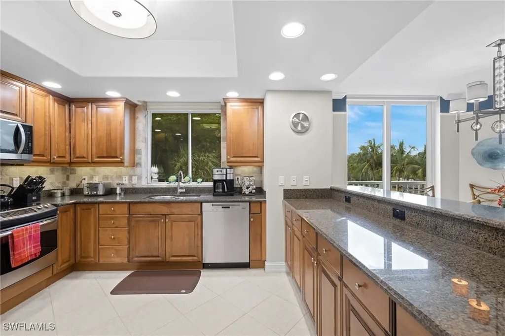 2748 Tiburon Boulevard E Naples FL 34109