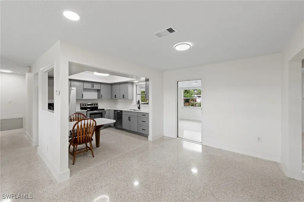 1013 Averly Street Fort Myers FL 33919