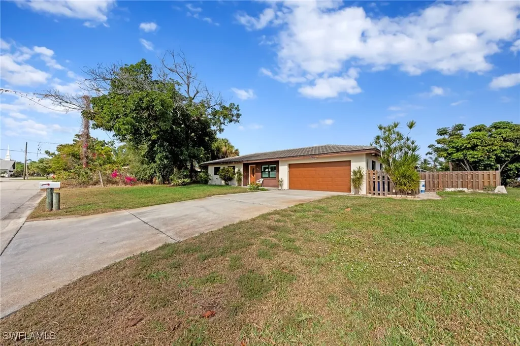 1013 Averly Street Fort Myers FL 33919