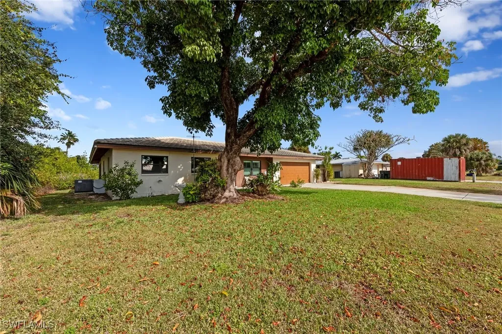 1013 Averly Street Fort Myers FL 33919