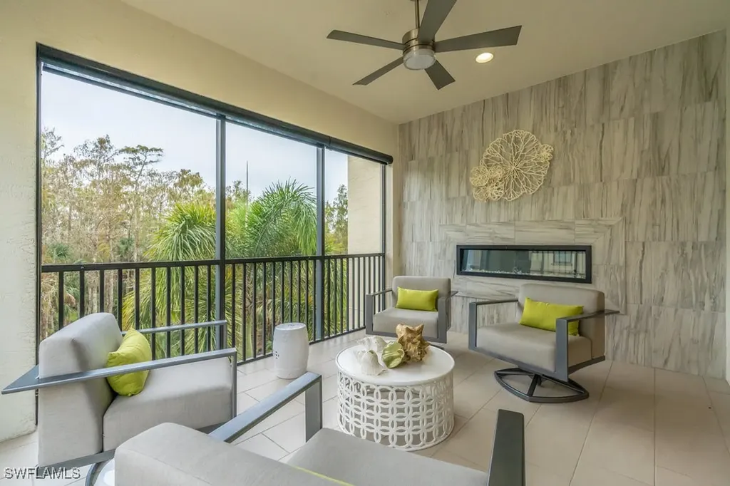 16382 Viansa Way Naples FL 34110