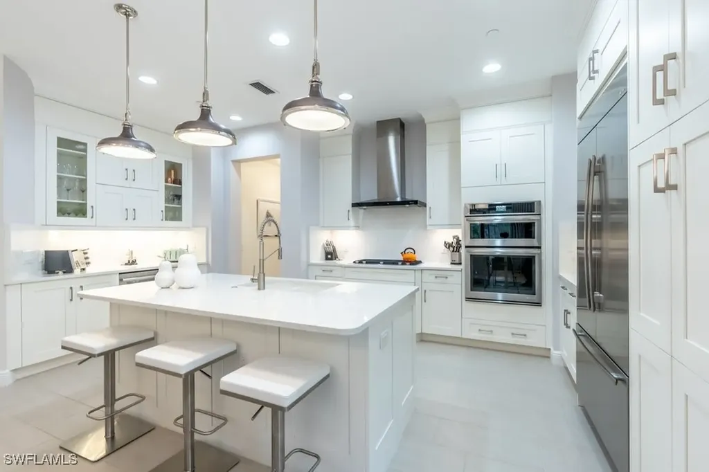16382 Viansa Way Naples FL 34110