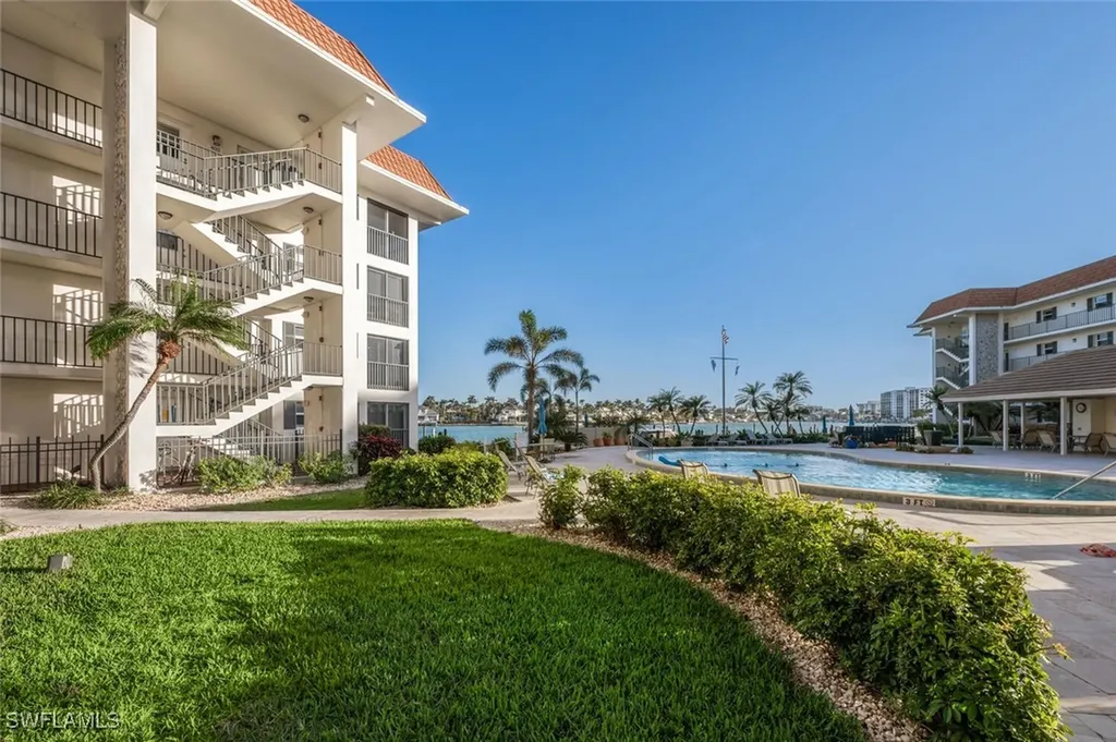 222 Harbour Drive Naples FL 34103