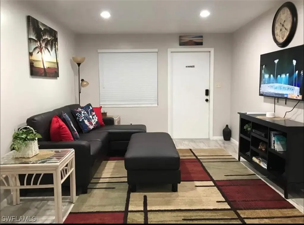1136 Michigan Avenue Naples FL 34103