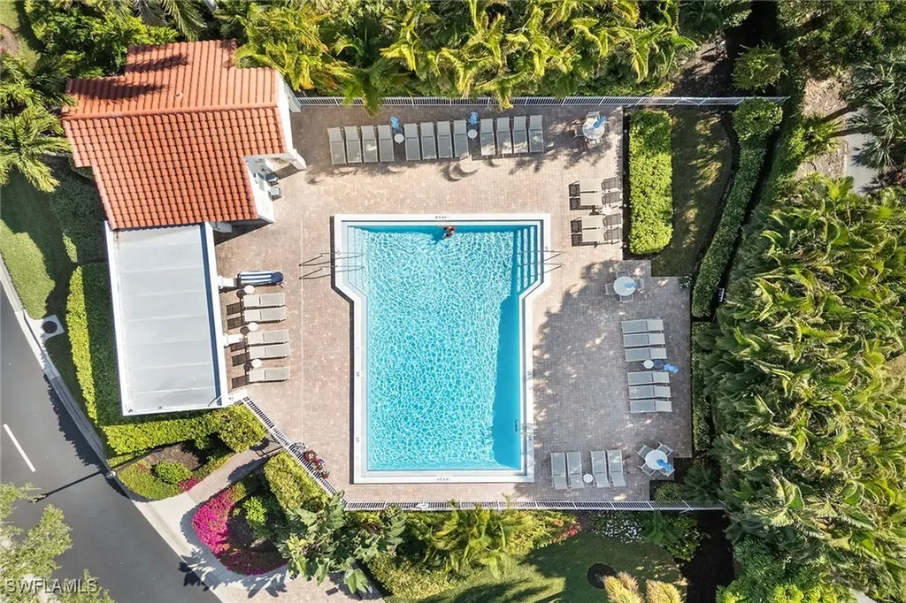 592 Beachwalk Circle Naples FL 34108