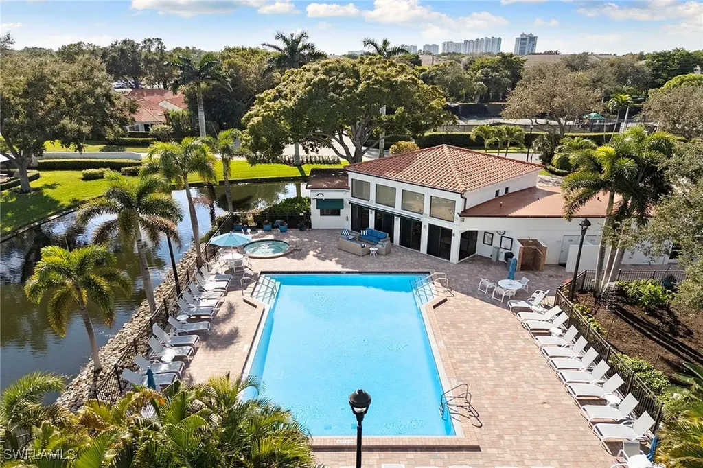 592 Beachwalk Circle Naples FL 34108