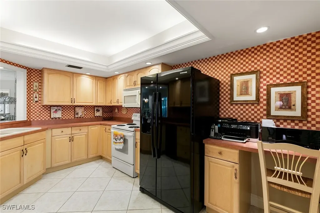 592 Beachwalk Circle Naples FL 34108