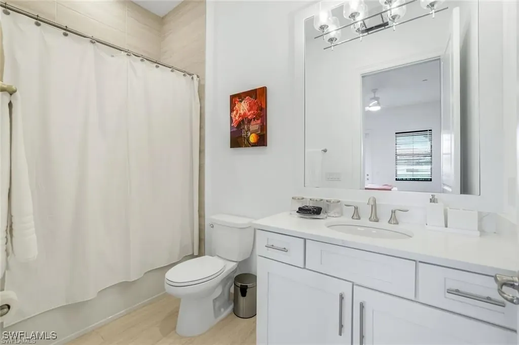 16374 Viansa Way Naples FL 34110