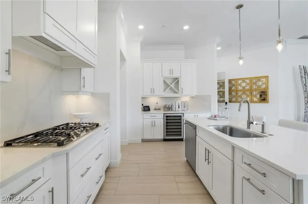 16374 Viansa Way Naples FL 34110