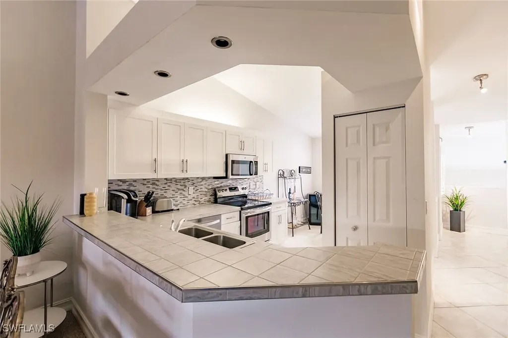 2516 Orchid Bay Drive Naples FL 34109