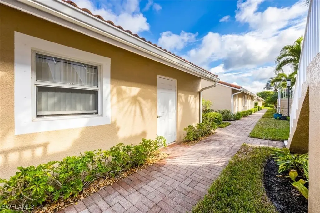 2386 Magnolia Avenue Naples FL 34112