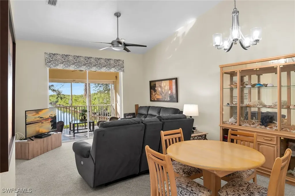 290 Newport Drive Naples FL 34114