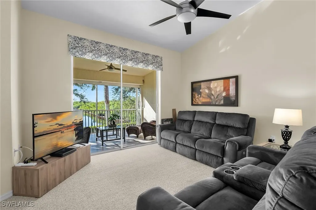 290 Newport Drive Naples FL 34114