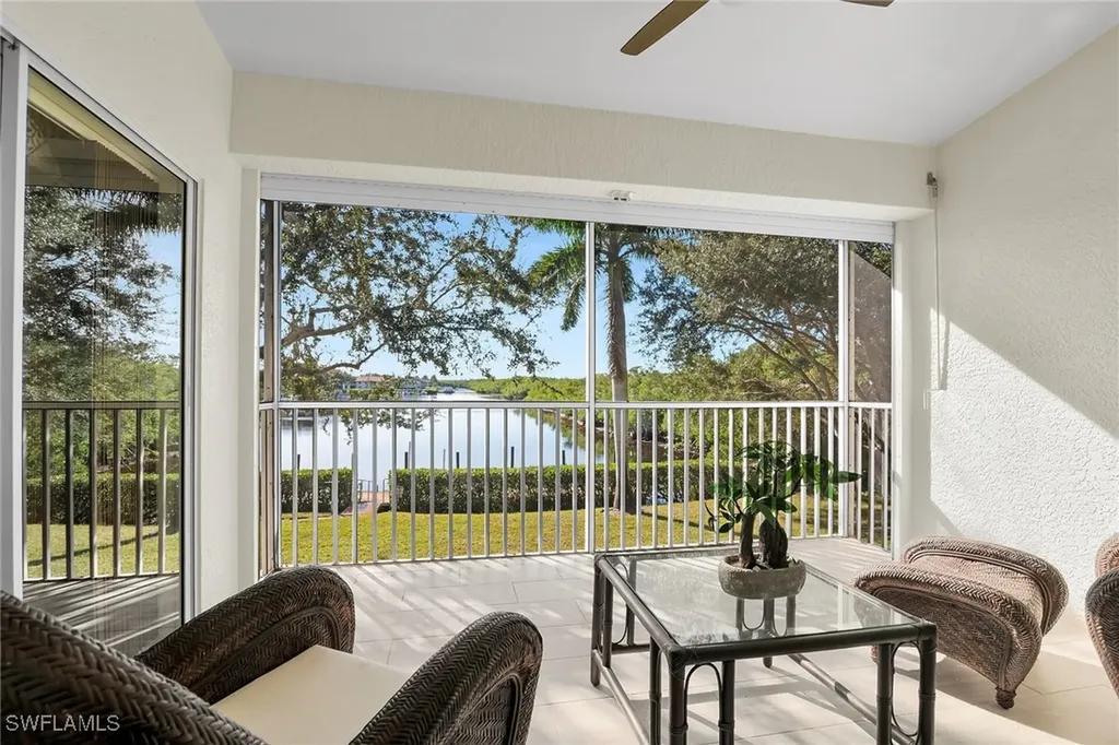 290 Newport Drive Naples FL 34114