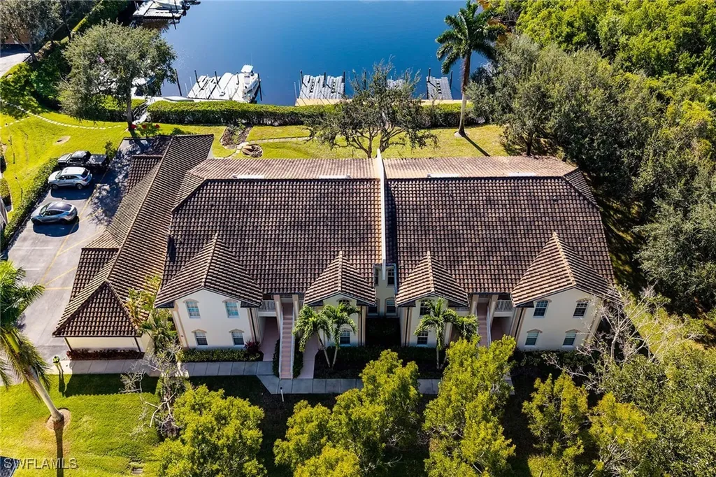 290 Newport Drive Naples FL 34114