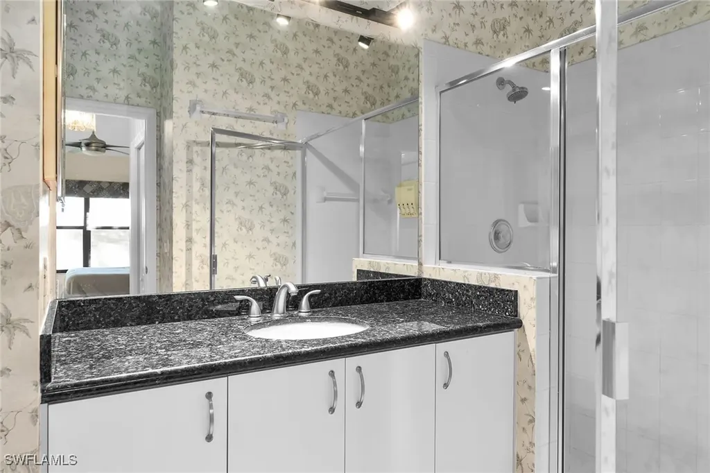 290 Newport Drive Naples FL 34114