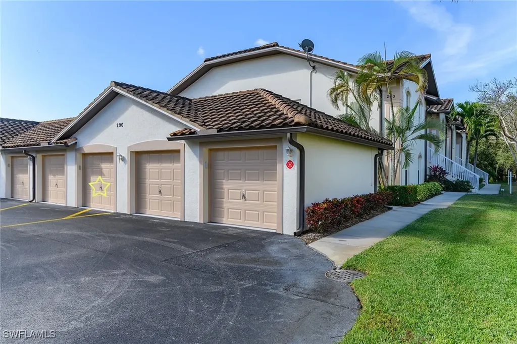 290 Newport Drive Naples FL 34114