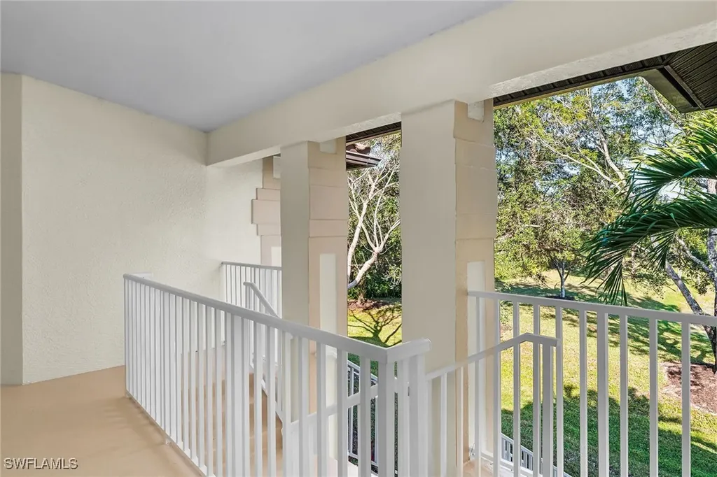 290 Newport Drive Naples FL 34114