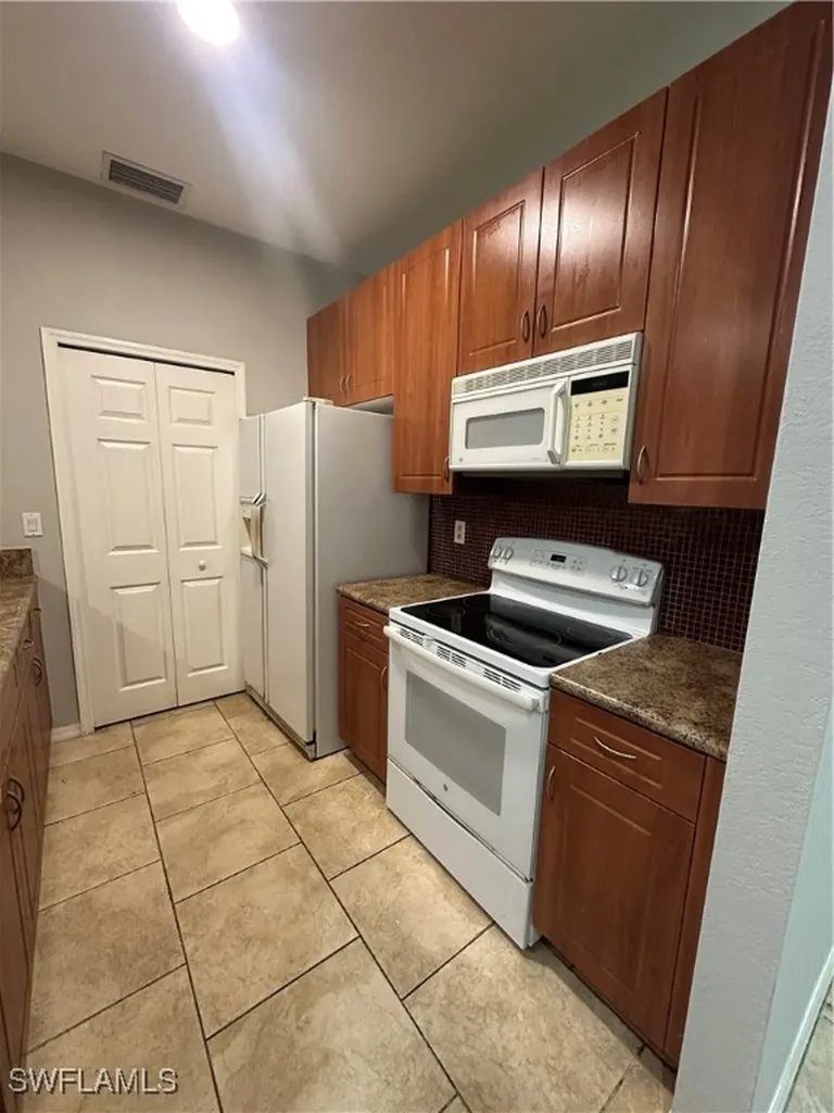 7350 Bristol Circle Naples FL 34120