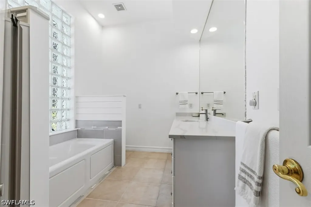 657 Soliel Drive Naples FL 34110