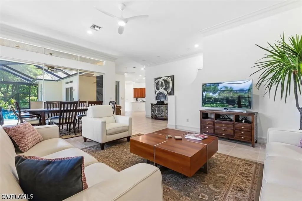 657 Soliel Drive Naples FL 34110