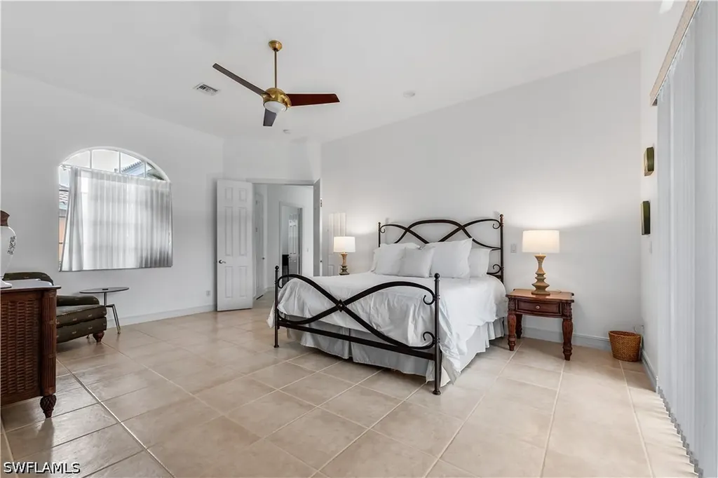 657 Soliel Drive Naples FL 34110