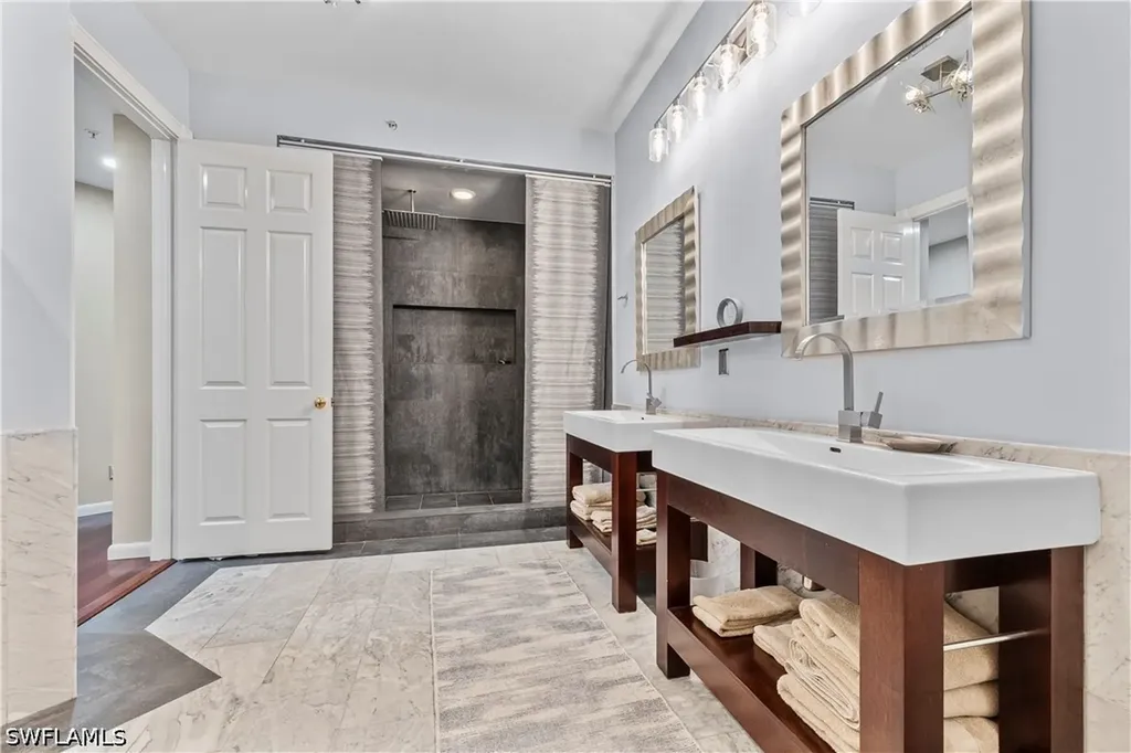 1845 Les Chateaux Boulevard Naples FL 34109