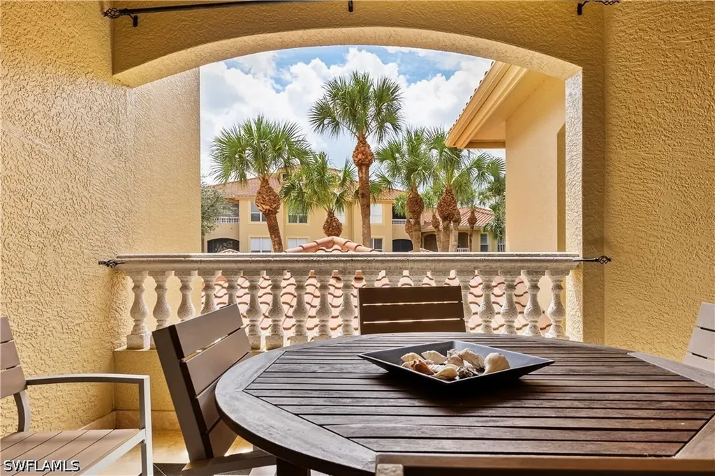 1845 Les Chateaux Boulevard Naples FL 34109
