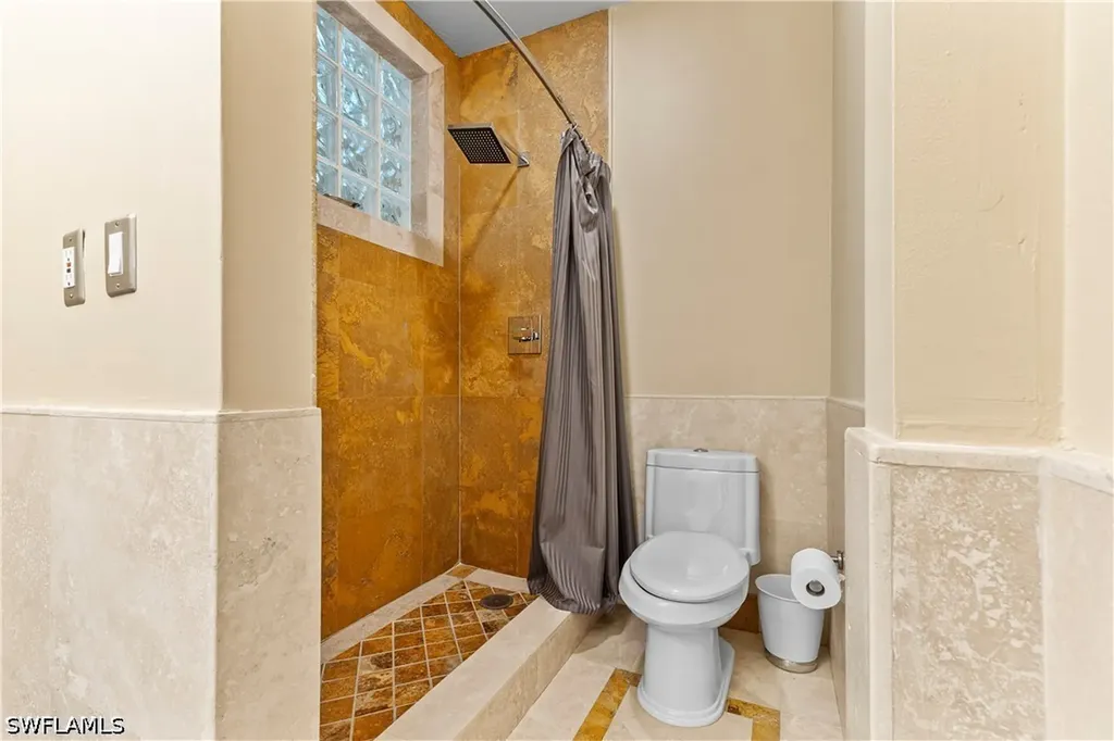 1845 Les Chateaux Boulevard Naples FL 34109