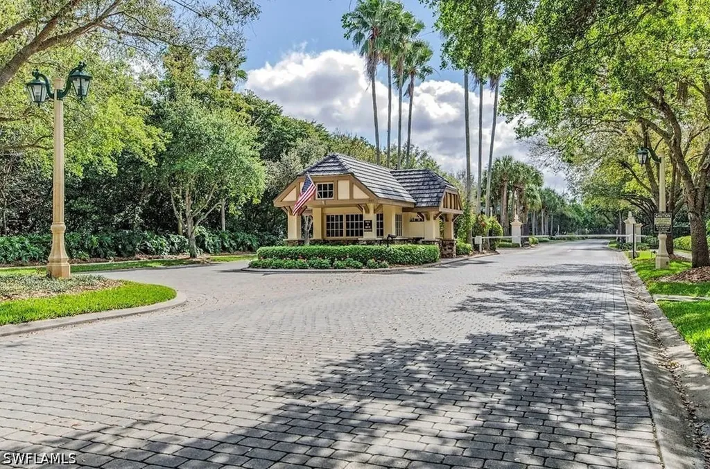 1845 Les Chateaux Boulevard Naples FL 34109