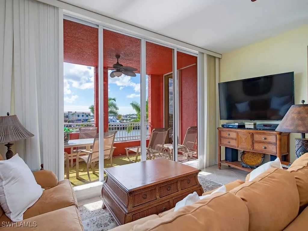 451 Bayfront Place Naples FL 34102