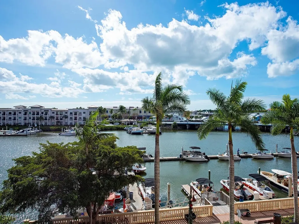 451 Bayfront Place Naples FL 34102