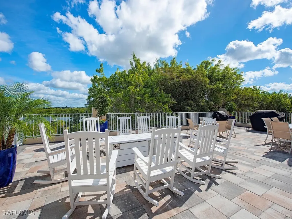 451 Bayfront Place Naples FL 34102