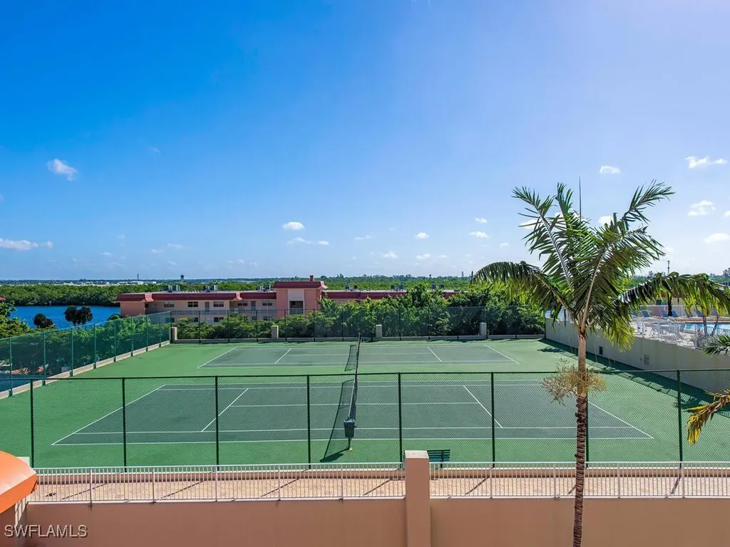451 Bayfront Place Naples FL 34102