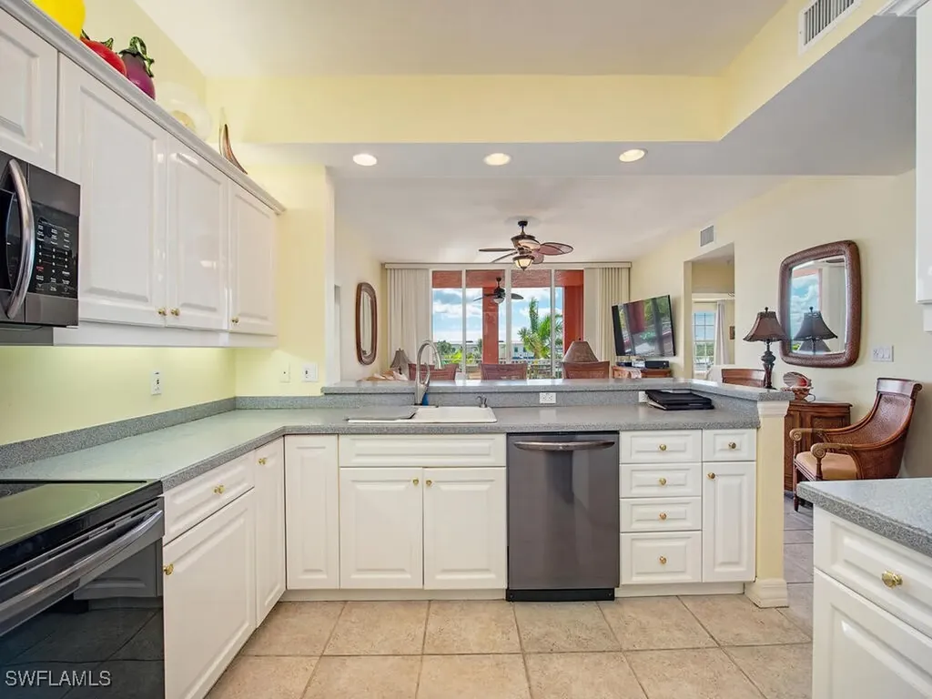 451 Bayfront Place Naples FL 34102