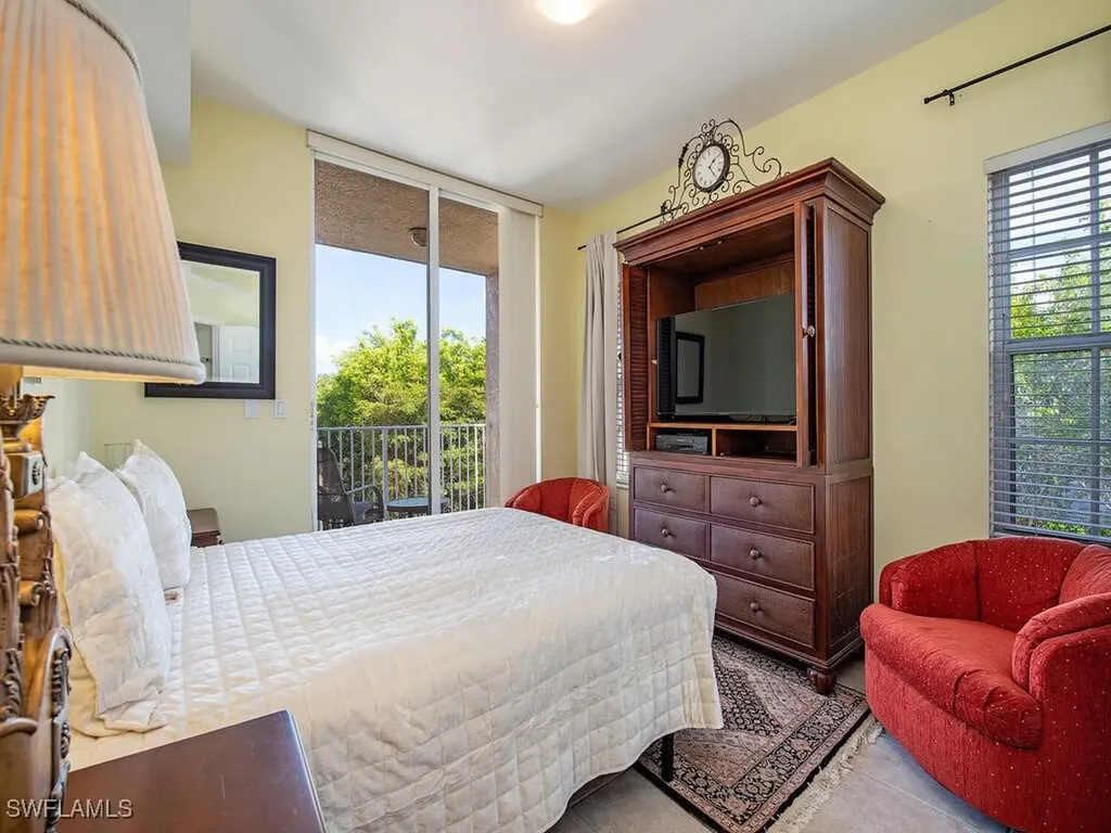 451 Bayfront Place Naples FL 34102