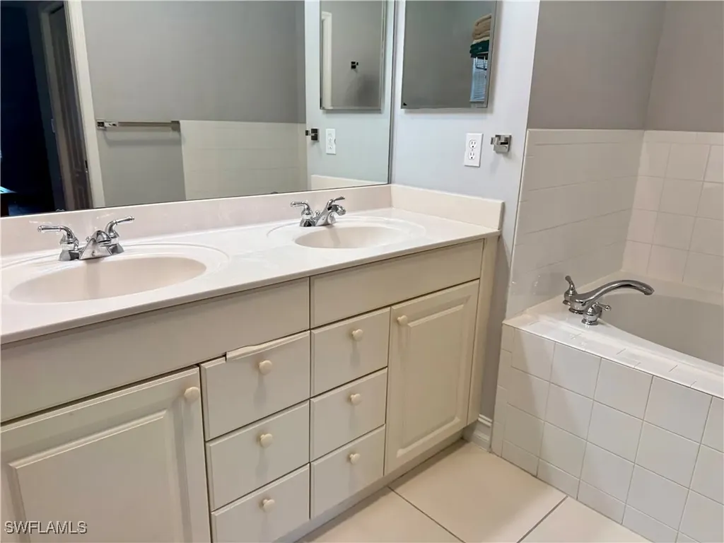 8153 Sanctuary Drive Naples FL 34104