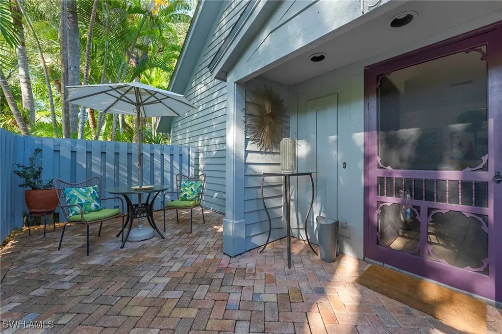 1337 Solana Road Naples FL 34103