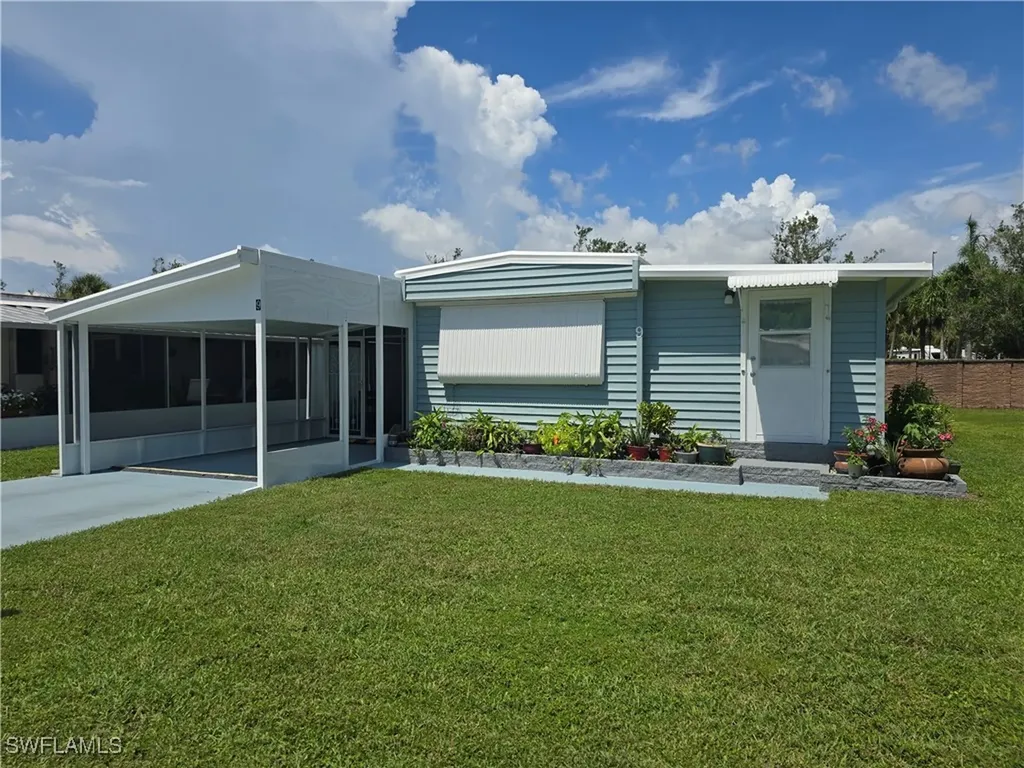 9 Moonstone Circle Naples FL 34112